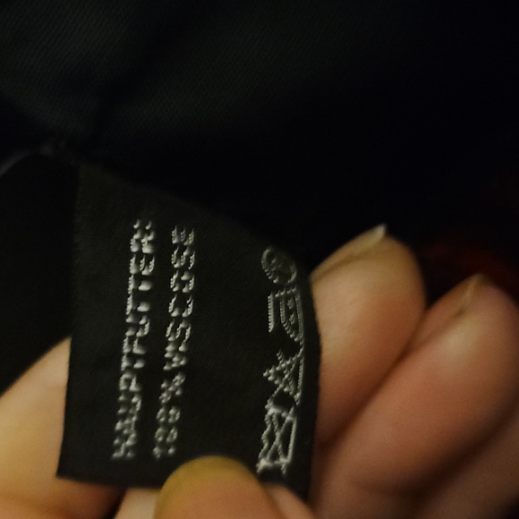 Plaid Red and Black Imported Wool Skirt. Fits Like A 14 .Waist 33in. 29 In Long. - Picture 6 of 6